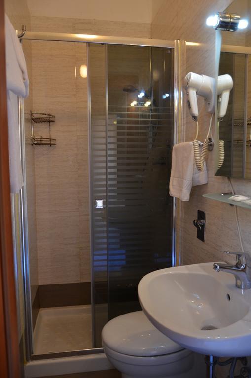 Hotel Nizza Милан Экстерьер фото