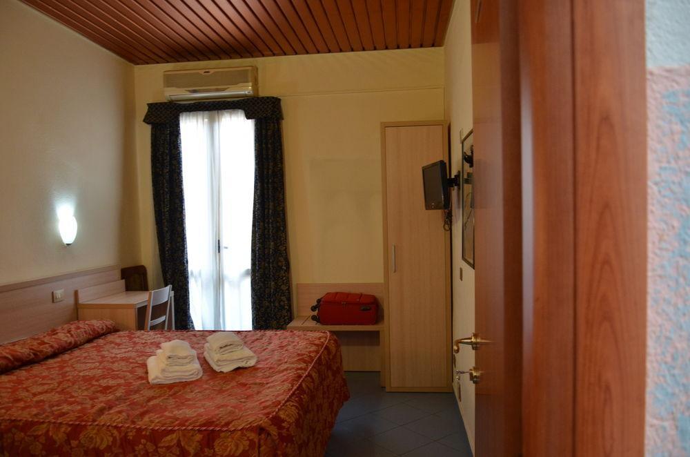 Hotel Nizza Милан Экстерьер фото
